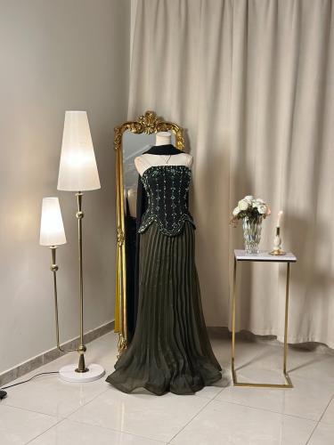 6412- فستان سهرة أنيق بلون زيتي ساحر ولمسة فخامة