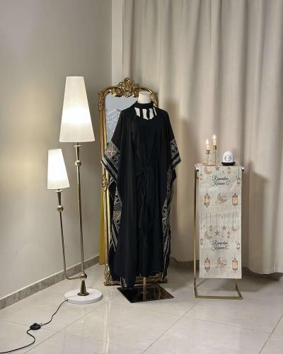 5670 -جلابية أنيقة بتصميم فاخر ولمسات تراثية