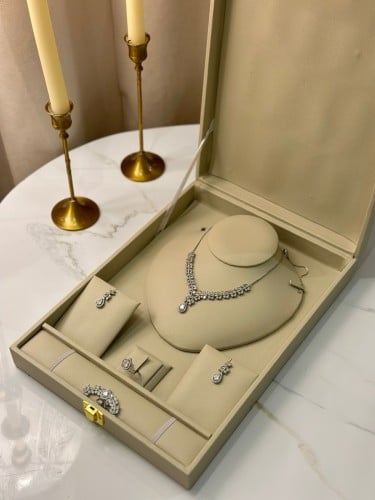 طقم تشوكر نسائي A292