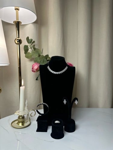 طقم اكسسوار تشوكر A365