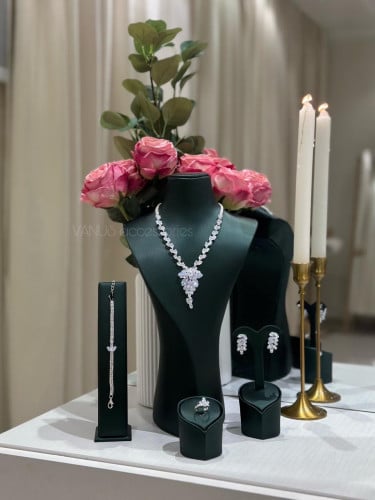 طقم كريستال نسائي A145