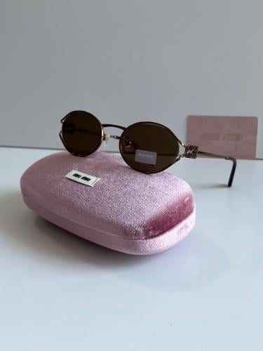 نظاره Miu Miu