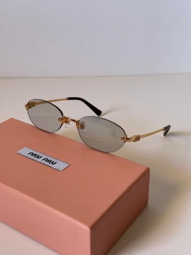 نظاره Miu Miu
