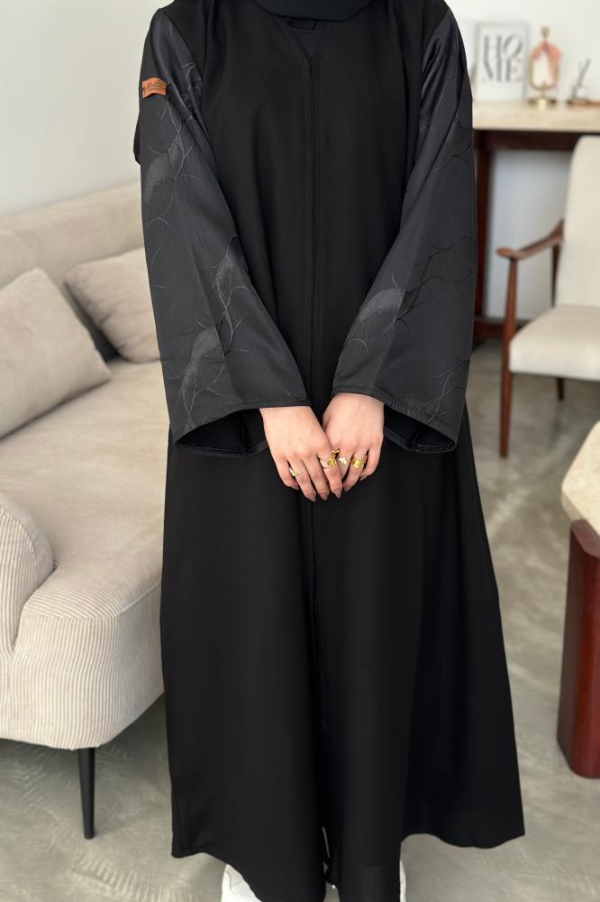 عبايات سوداء بسيطة للعمل