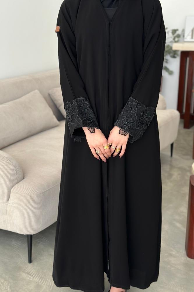 عبايات شتوى سوداء