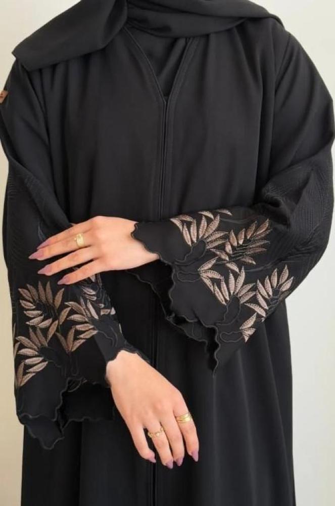 عبايات مقفولة من قدام