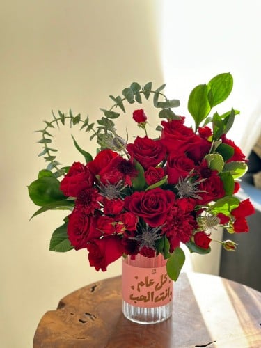 فازة ورد مع جلد