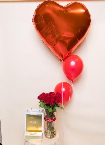 فازة ورد مع شوكلت وبالون