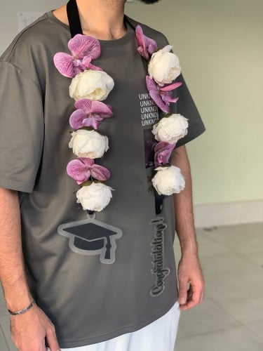 عقد ورد صناعي