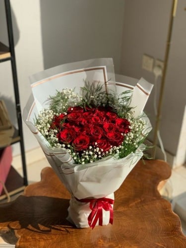 بوكيه ورد باريس احمر