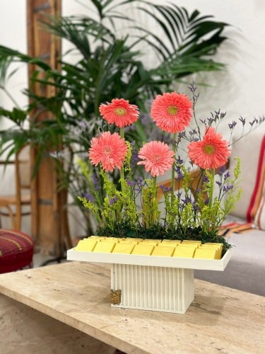 صينية ورد طبيعي مع شوكلت