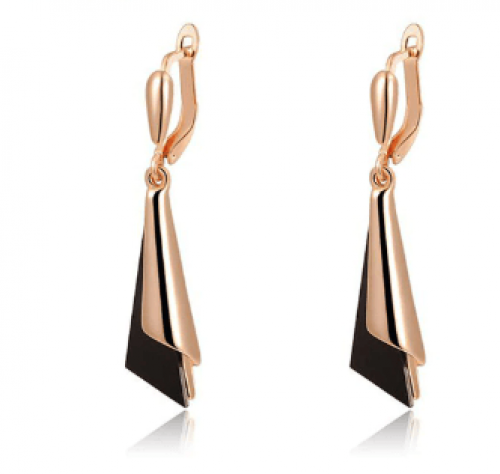 أقراط أذان مطلي بالذهب