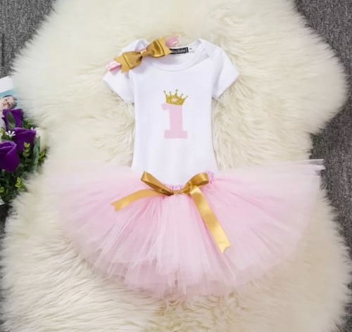 فستان ميلاد الأول