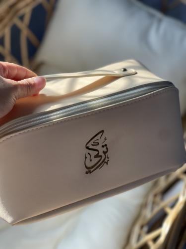 حقيبة جلد مع حفر الأسم