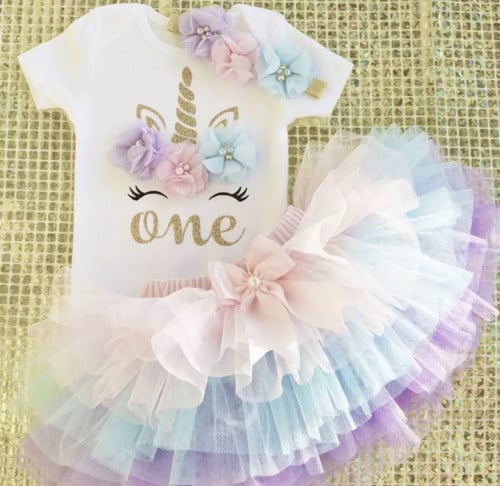 فستان ميلاد الاول