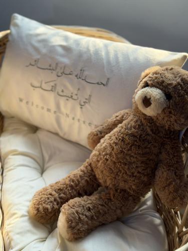 غطاء مخده مستطيلة تطريز