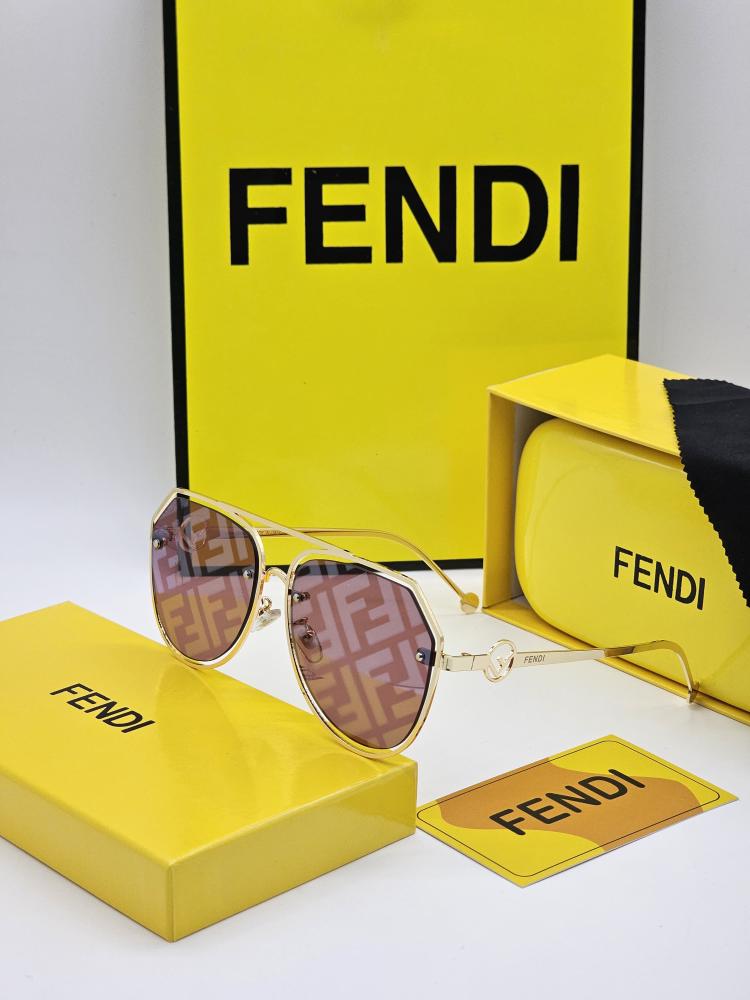 FENDI.235