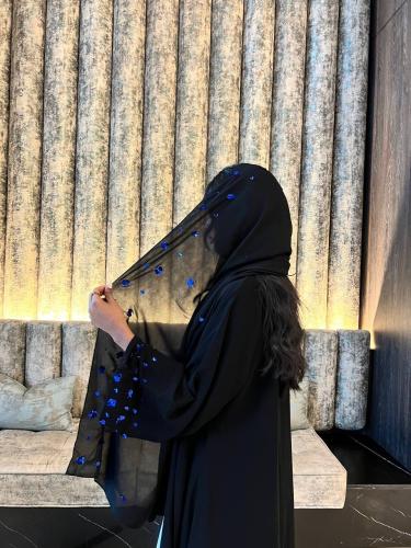 عبايه ترتر ورد تُوليب نيلي