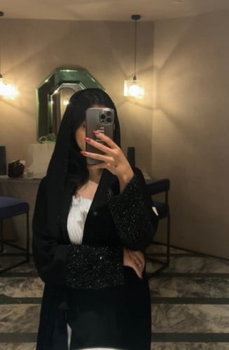 عباية قماش ملكي +كم شك كرستال اسود