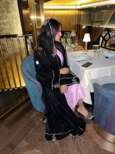 عباية ملكي +تل طبقة كامله وكرستال