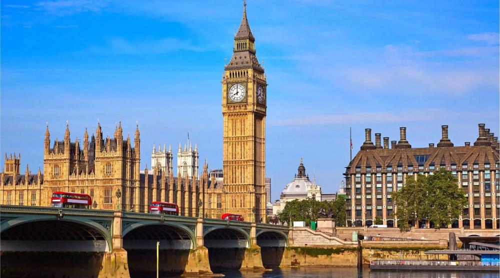 رحله الي لندن
