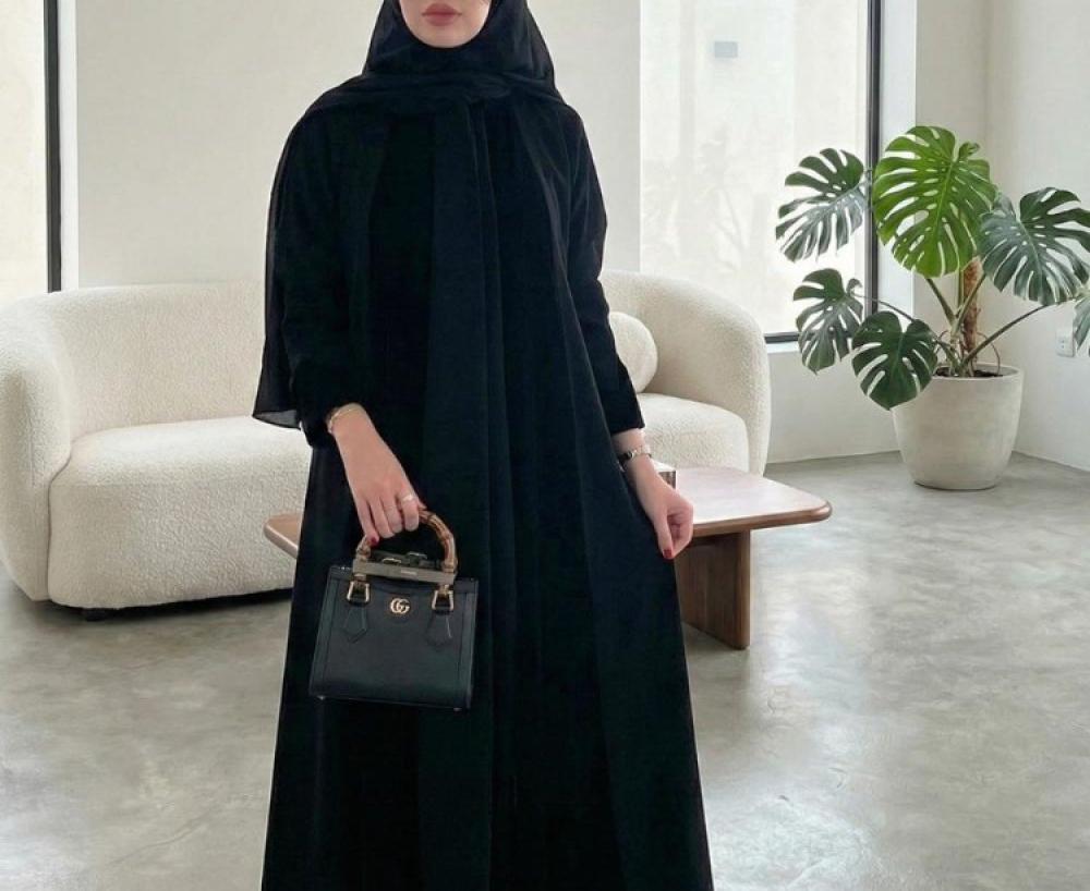 عباية سوداء فاخرة من عامرية