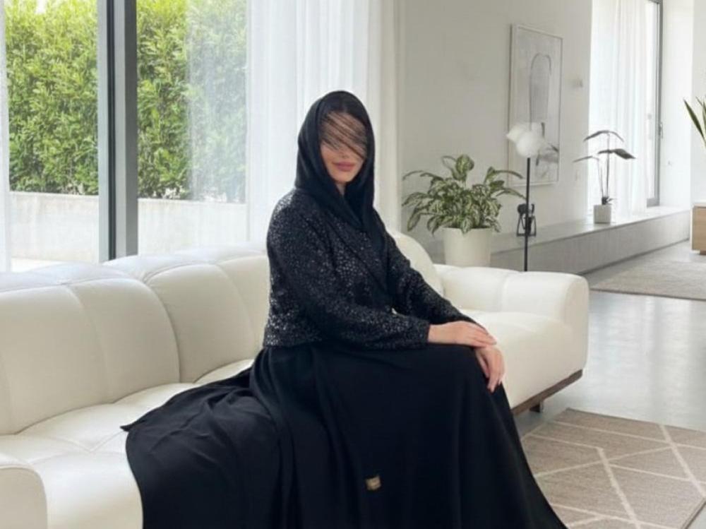 عباية سوداء فاخرة من عامرية