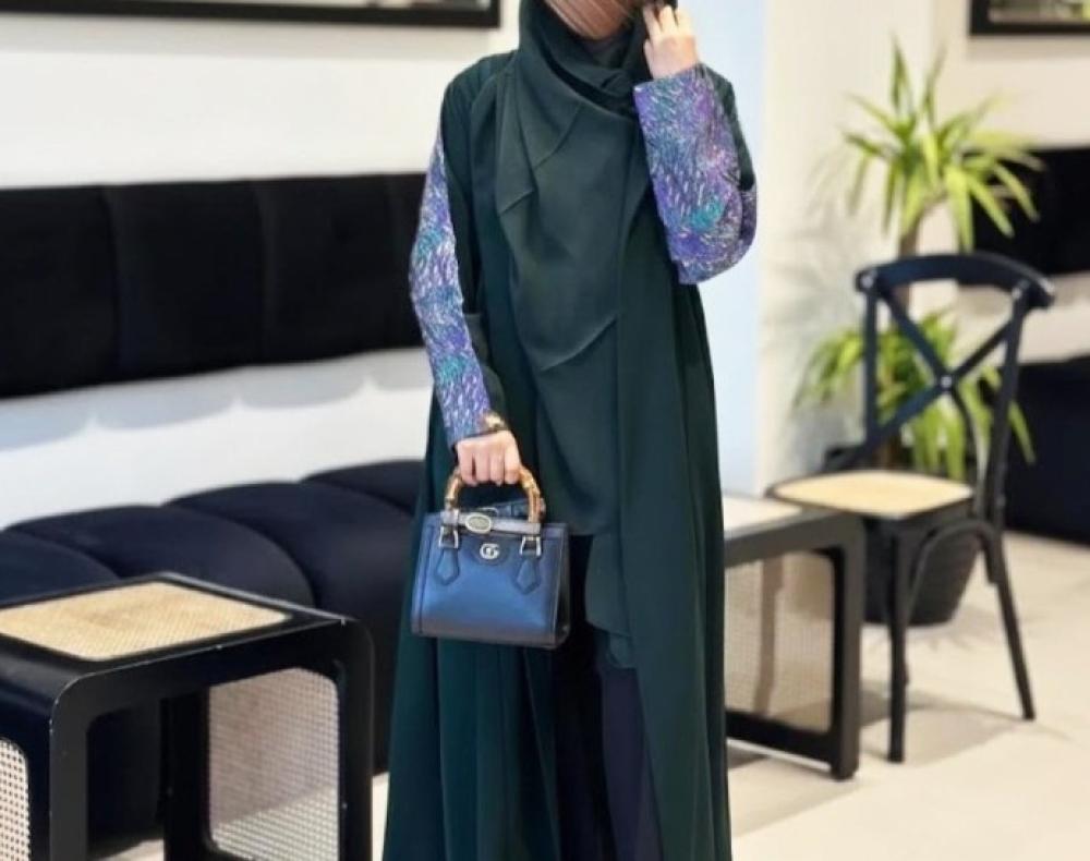 عباية كريب سيراميك مع جاكار هندي من عامرية