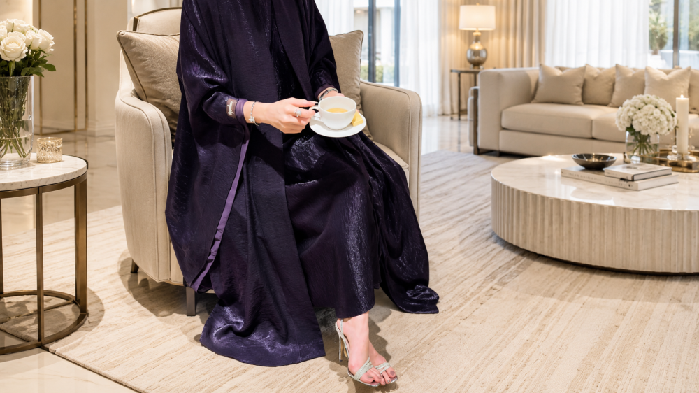 عباية خليجية للزيارات الرسمية من متجر عامرية