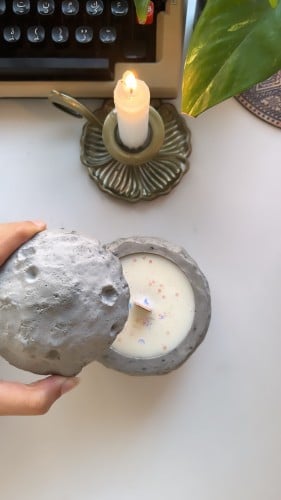 Moon candle