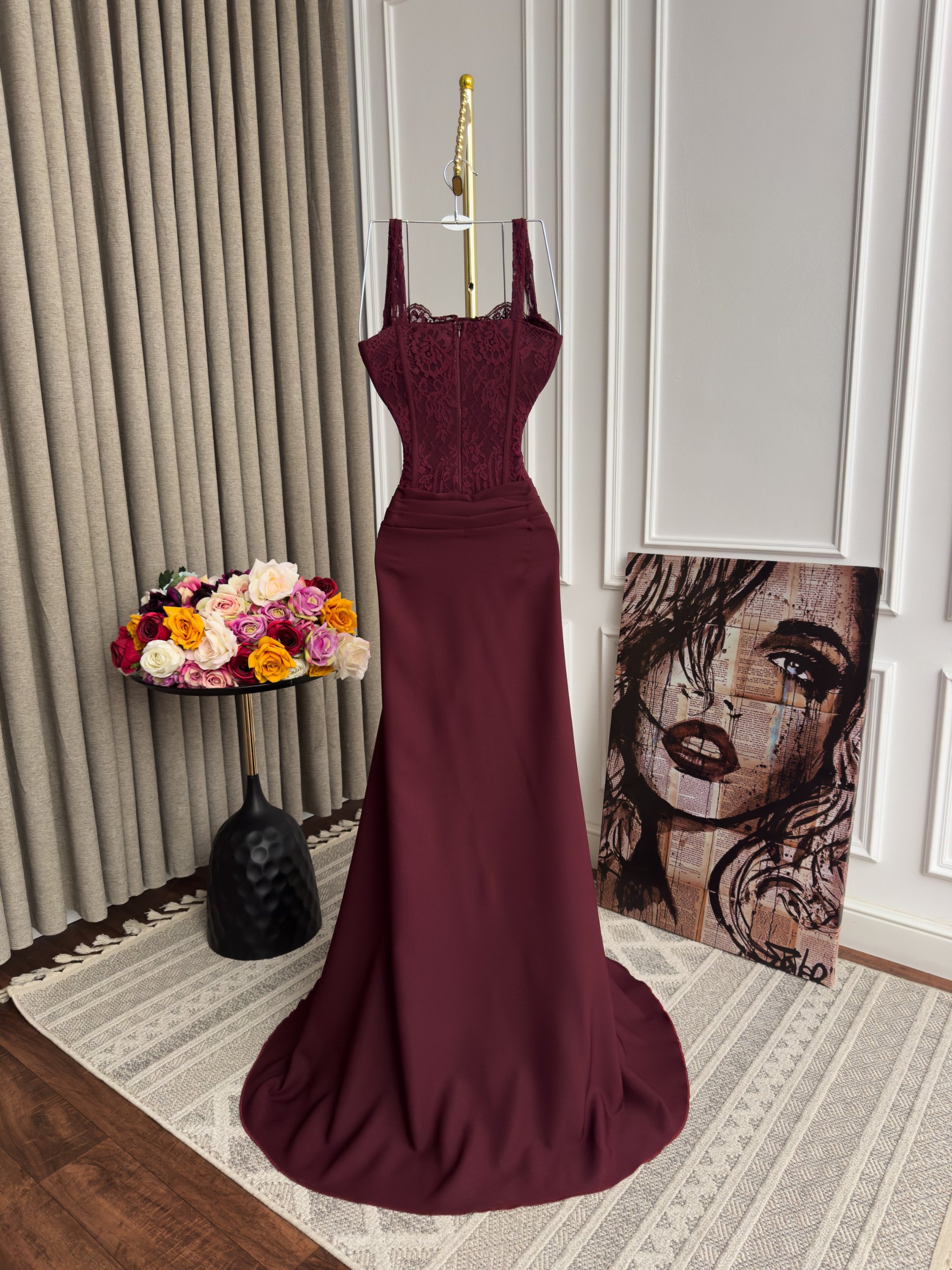 فستان سهرة برغندي كورسيه انثوي دانتيل راقي