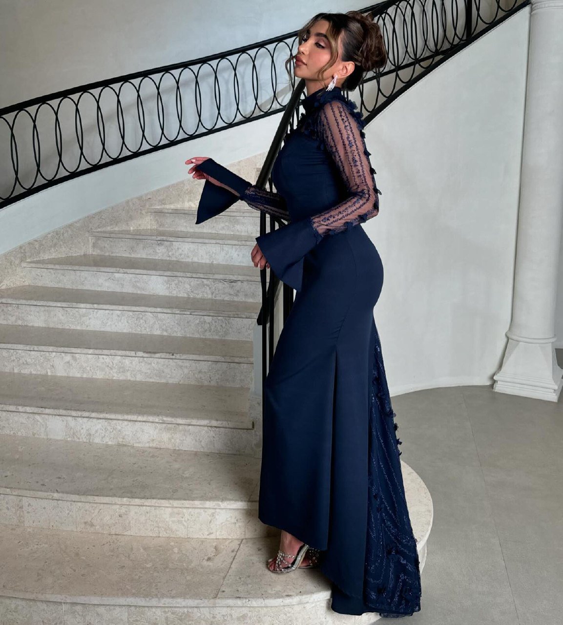 فستان كحلي سواريه