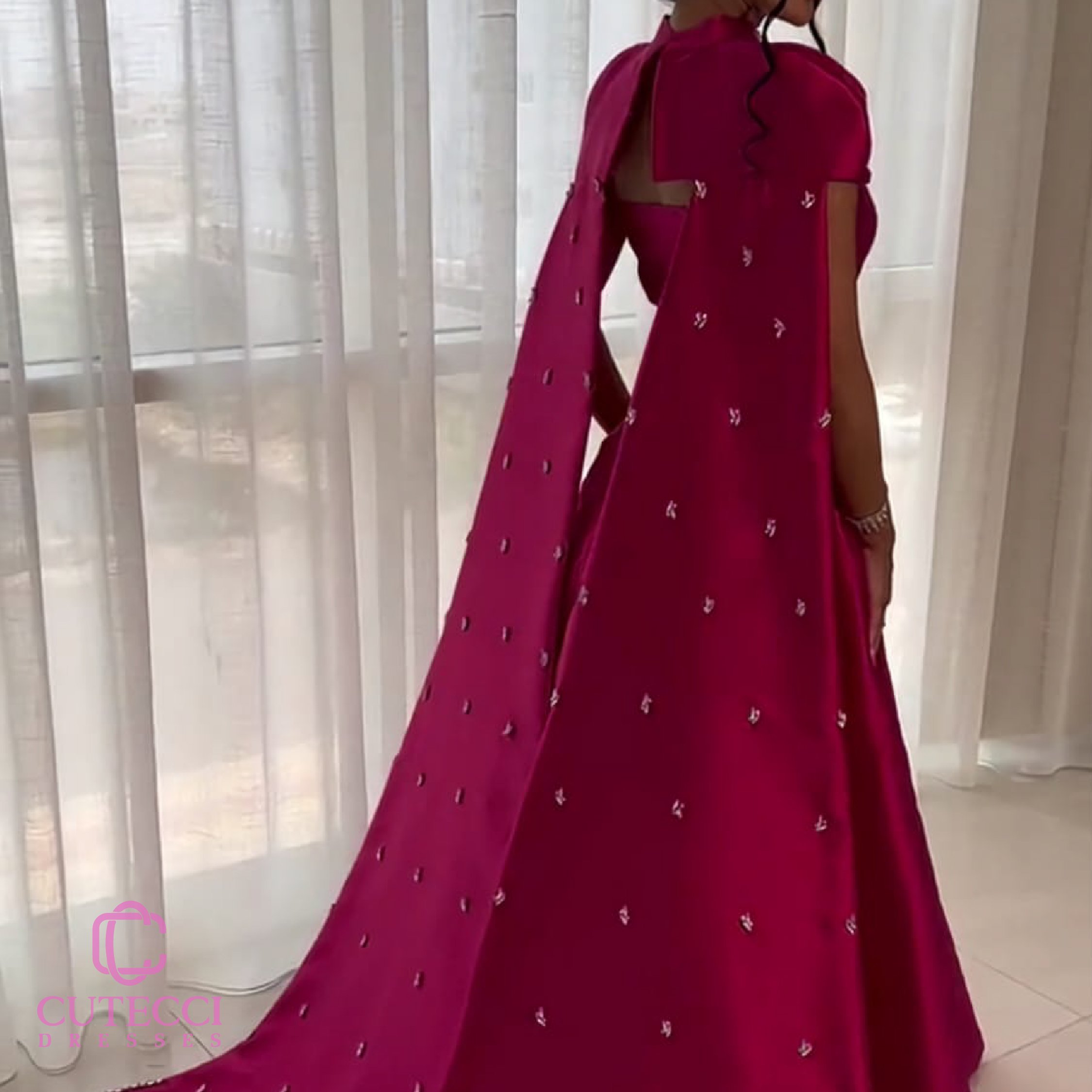 فستان سهرة فوشي ميكادو ملكي كيوتشي