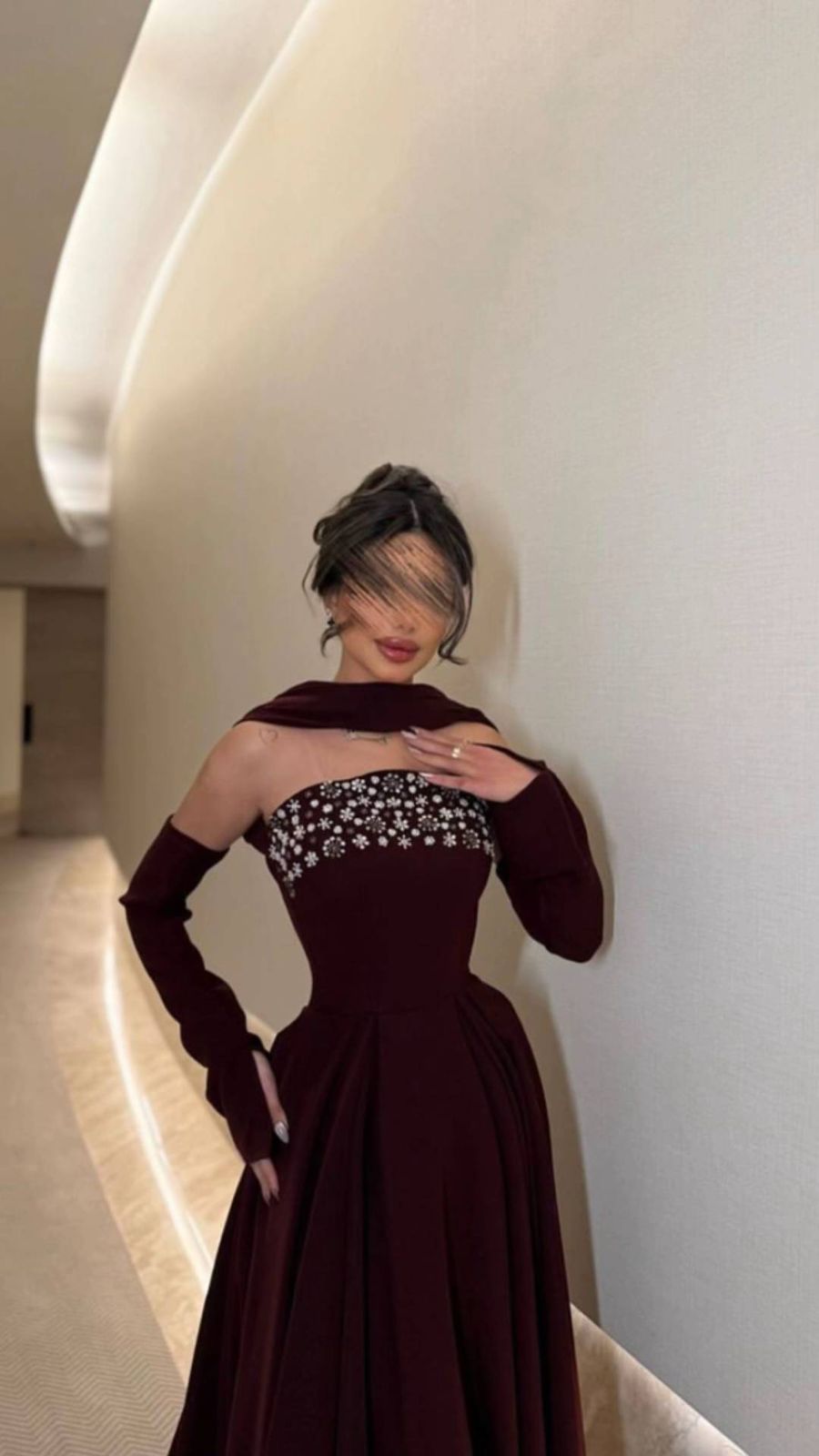 فستان سهرة باربي خمري بتطريز أنيق من CUTECCI
