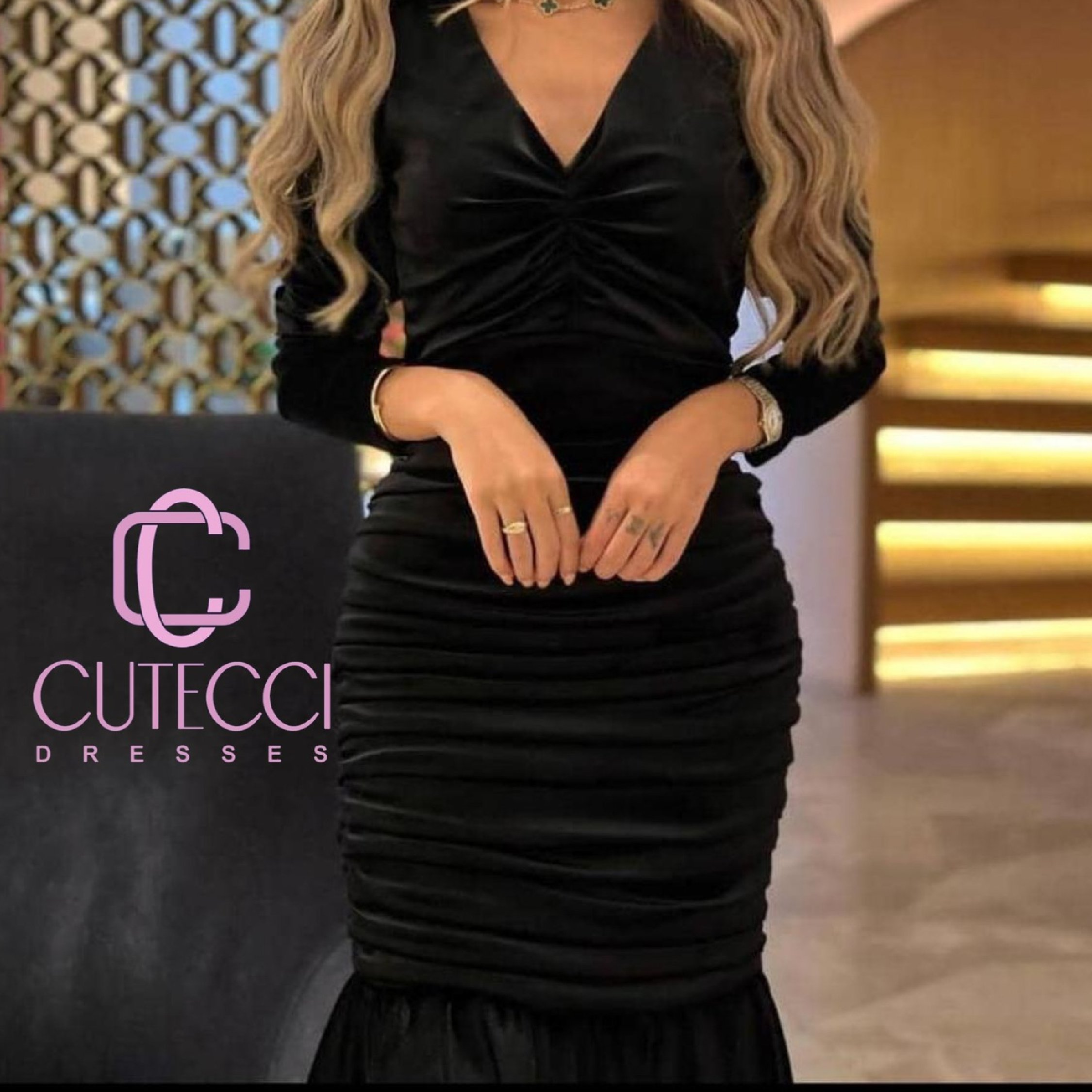 فستان شتوي ناعم طبقات باللون الأسود من كيوتشي CUTECCI – أناقة فاخرة ودفي بإطلالة ولا أروع