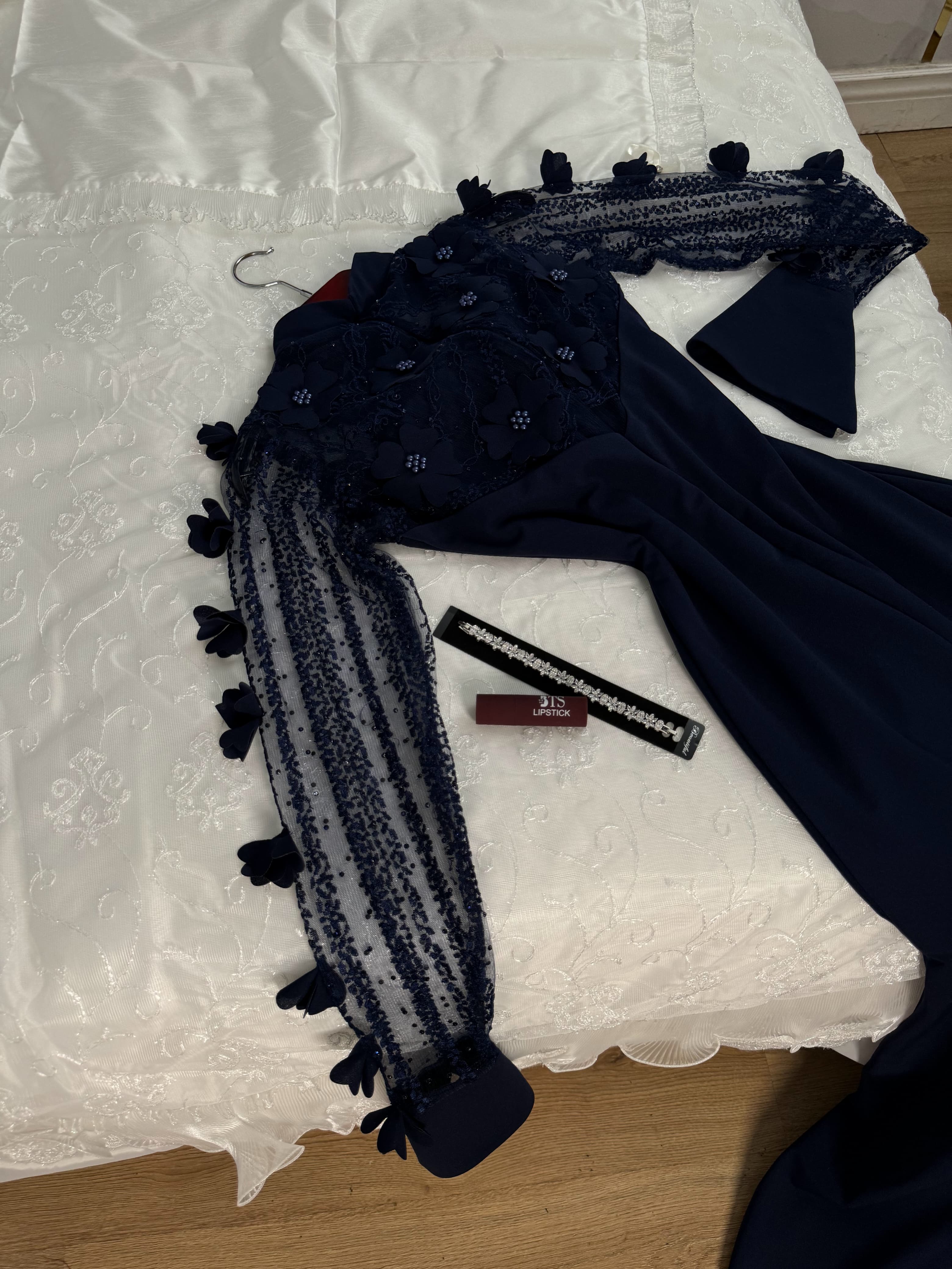 فستان كحلي سواريه