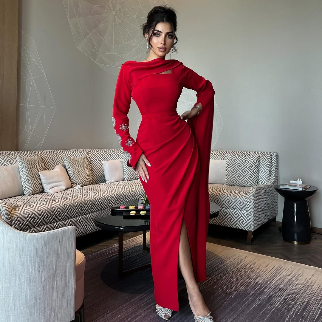 فستان سواريه احمر بلمسة فاخرة للسهرات والخطوبة