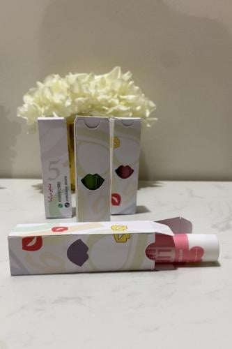 توزيعات مرطب الشفاه