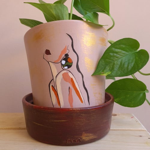 أصيص نبات بطابع ريفي