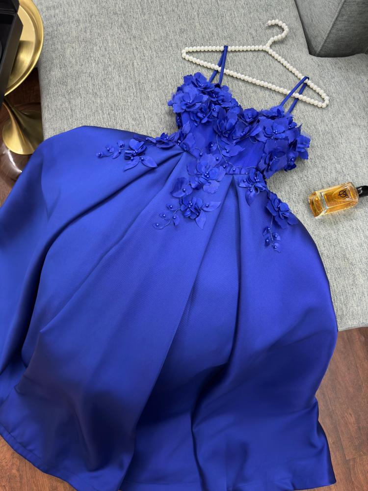 فستان سهرة سيندريلا ميكادو بتصميم ورود