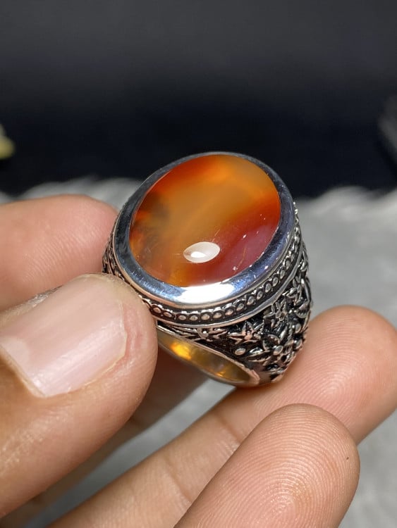 خاتم فضه بحجر العقيق الزجاجي مائي