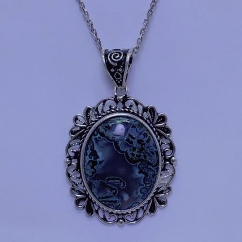 تعليقة فضه سلك بتشكيله جميله بحجر العقيق اليماني الخرائطي فضة عيار 925