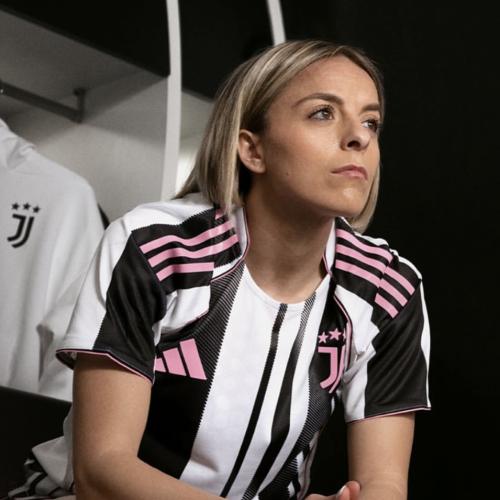 تيشيرت او طقم يوفنتوس - نسائي