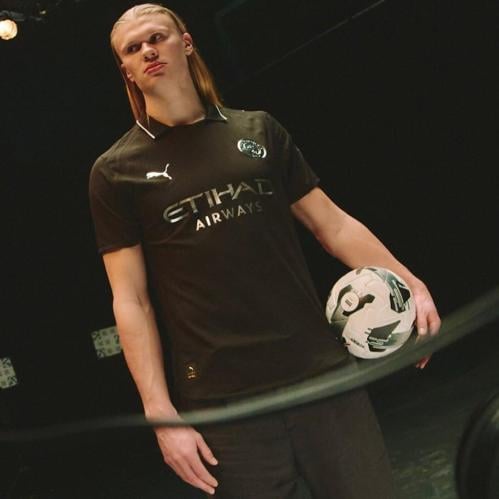 مقاس L جاهز للتسليم الفوري - تيشيرت مانشستر سيتي - نسخة اللاعبين