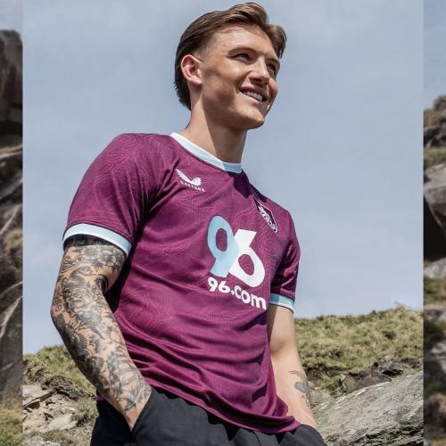 تيشيرت بيرنلي - نسخة جمهور