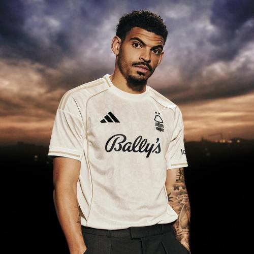 تيشيرت نوتنغهام فورست - نسخة جمهور