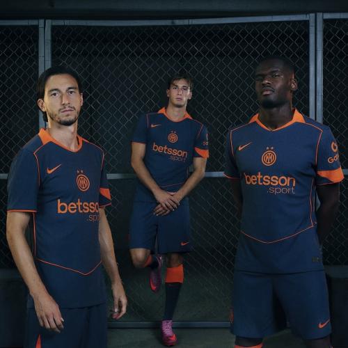 تيشيرت او طقم انتر - نسخة اللاعبين