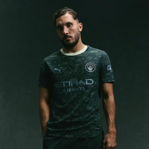 تيشيرت او طقم مانشستر سيتي - نسخة اللاعبين