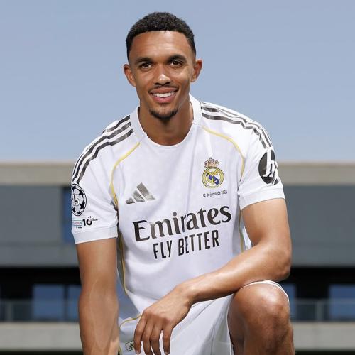 تيشيرت او طقم ريال مدريد - نسخة اللاعبين