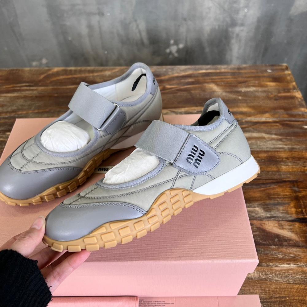 送料無料 通販  Miu Miu Tire متجر - ballerinas suede and fabric technical シャツ/ブラウス(半袖/袖なし)